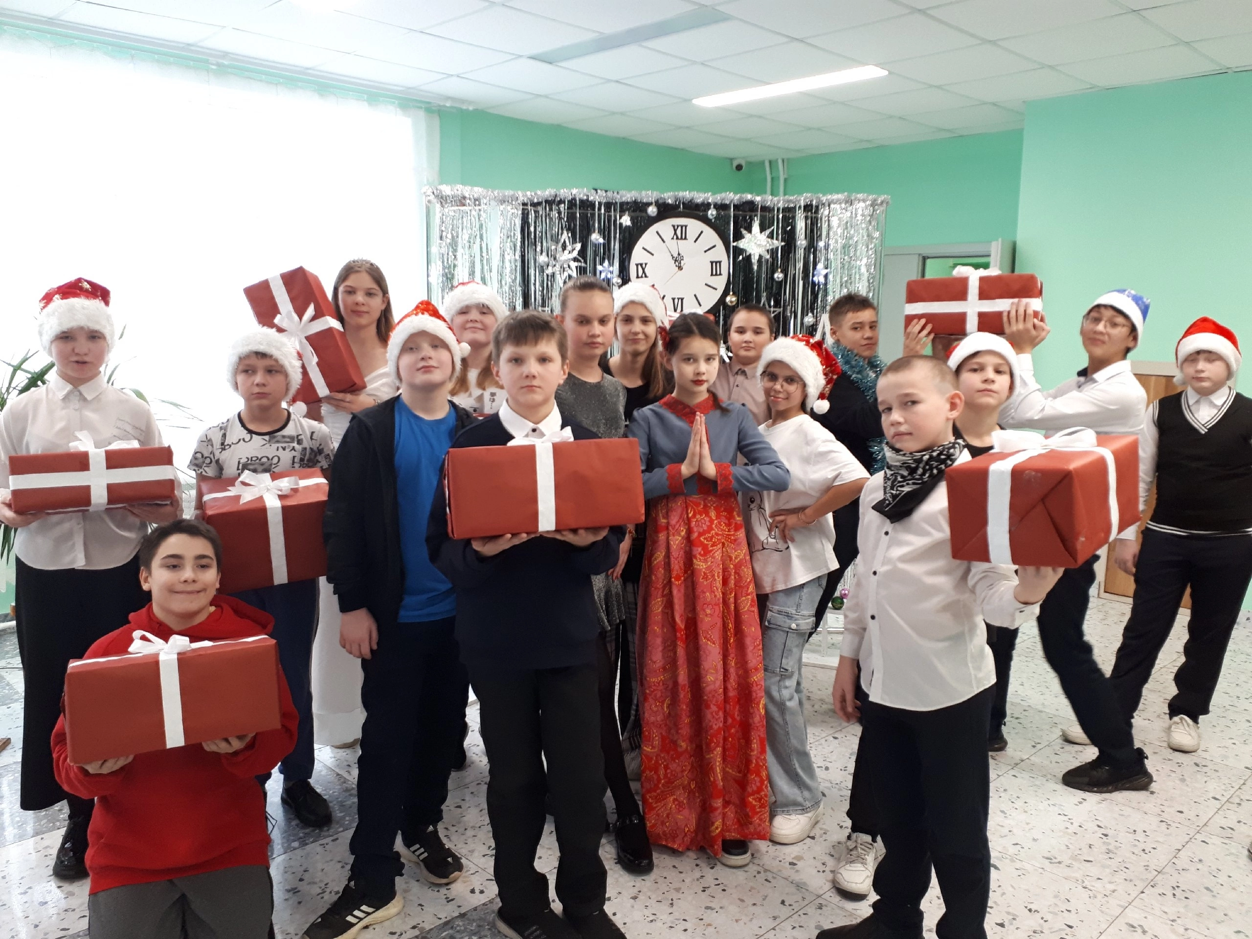 Новый год к нам мчится….